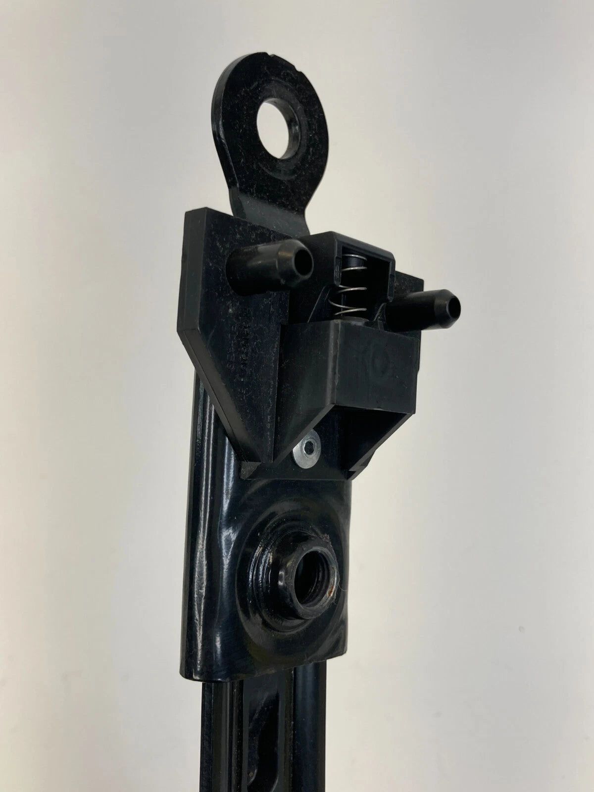 11-14 HYUNDAI SONATA FRONT RH OR LH SIDE SEAT BELT HEIGHT ADJUSTER 88890-3Q000