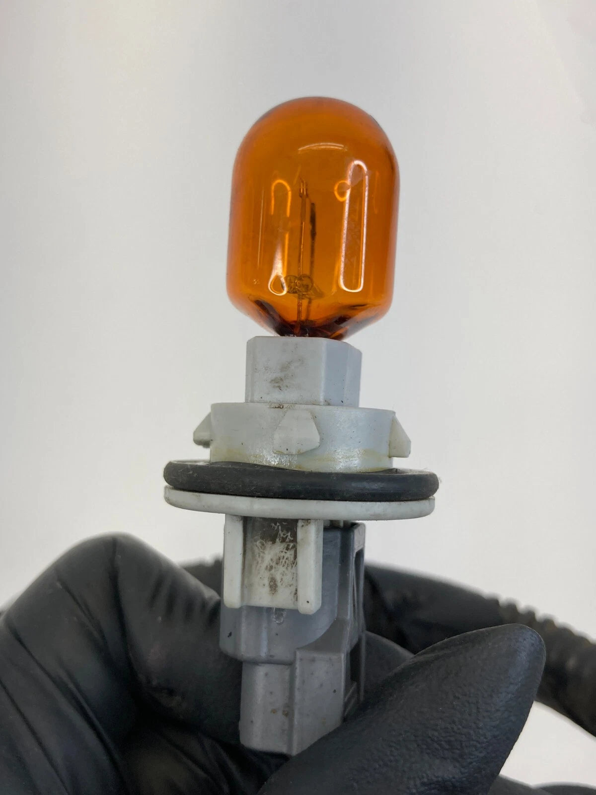 2005 2006 2007 HONDA ODYSSEY REAR TAIL LIGHT BULB LAMP SOCKET PLUG HARNESS OEM