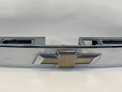 10-15 CHEVROLET EQUINOX LIFTGATE DECK LID CENTER APPLIQUE CHROME 23188127 OEM