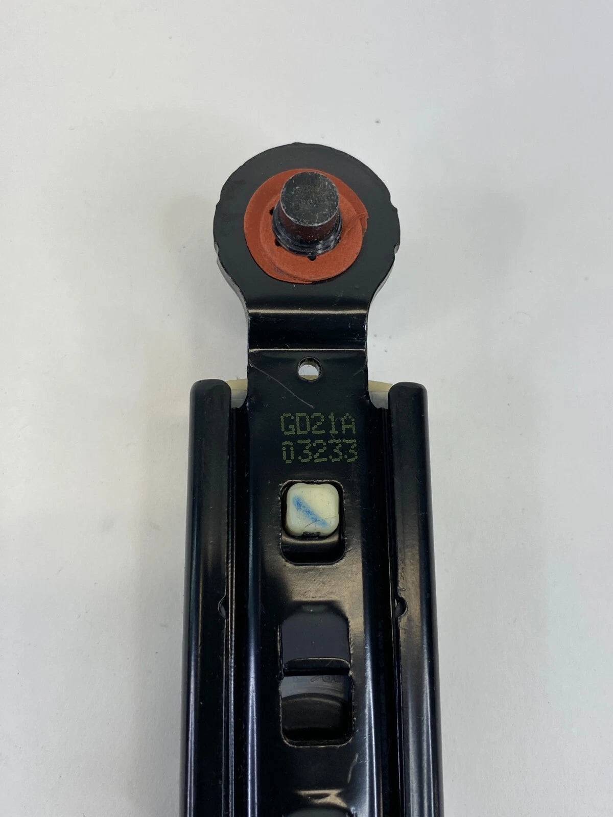 2011-2016 KIA FORTE FRONT LEFT DRIVER SIDE SEAT BELT HEIGHT ADJUSTER OEM