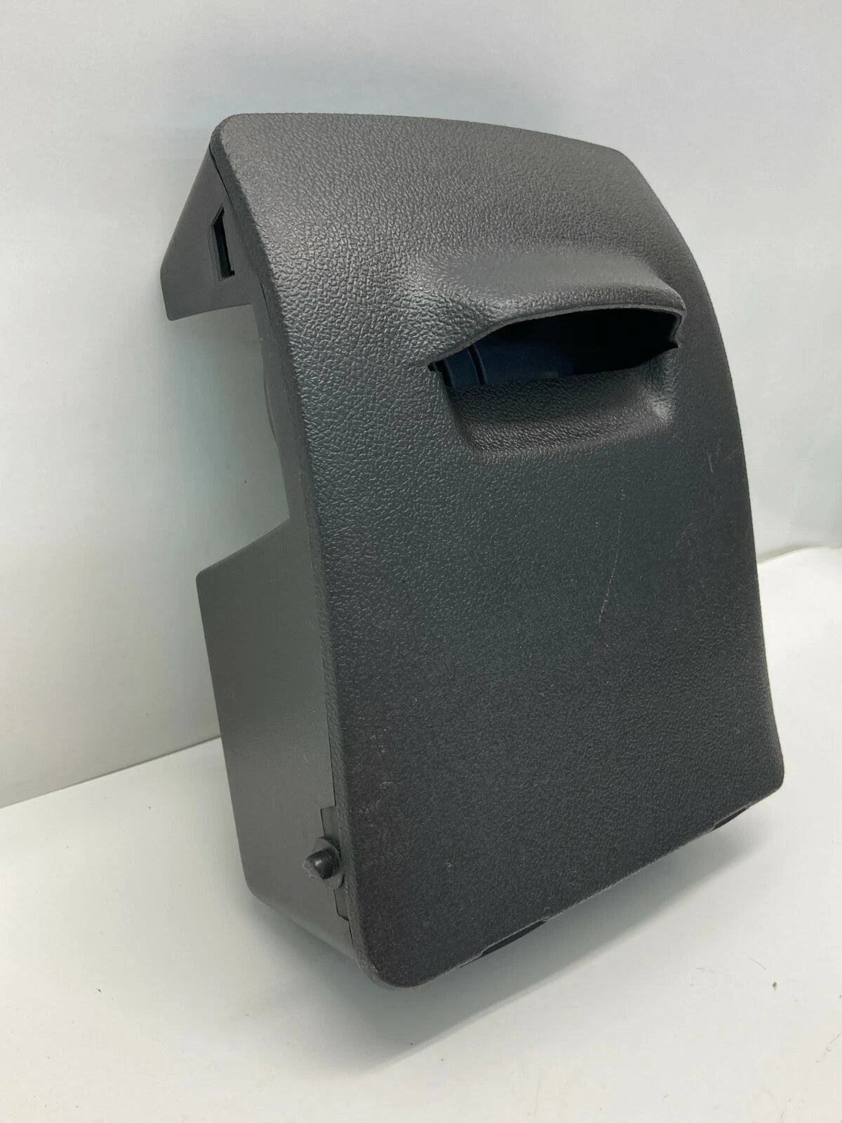 05 06 07 08 09 10 PONTIAC G6 REAR CENTER CONSOLE FOLDING DOWN DOUBLE CUP HOLDER