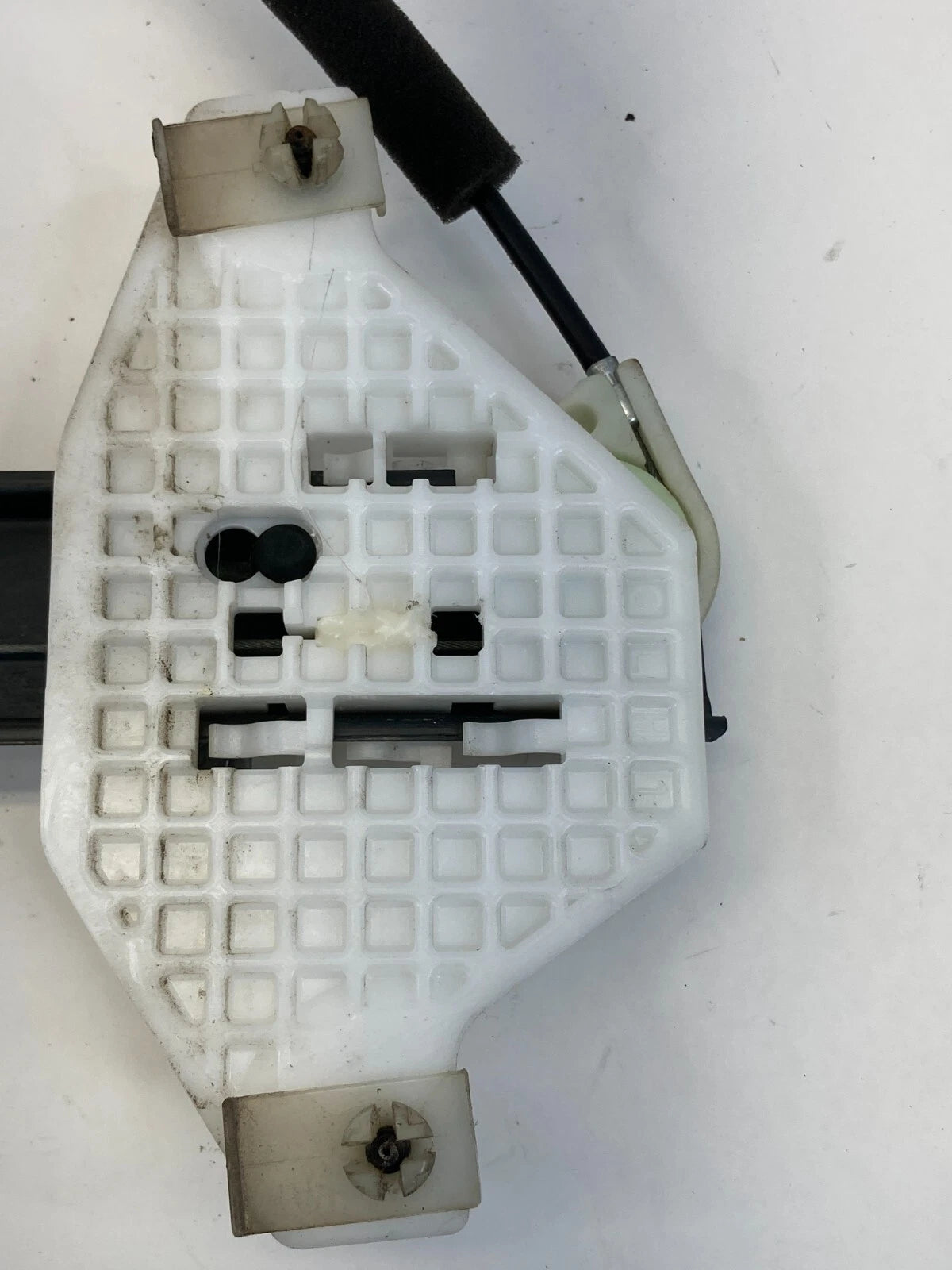 2008-2010 SATURN VUE REAR LEFT DOOR POWER WINDOW REGULATOR W/ MOTOR OEM