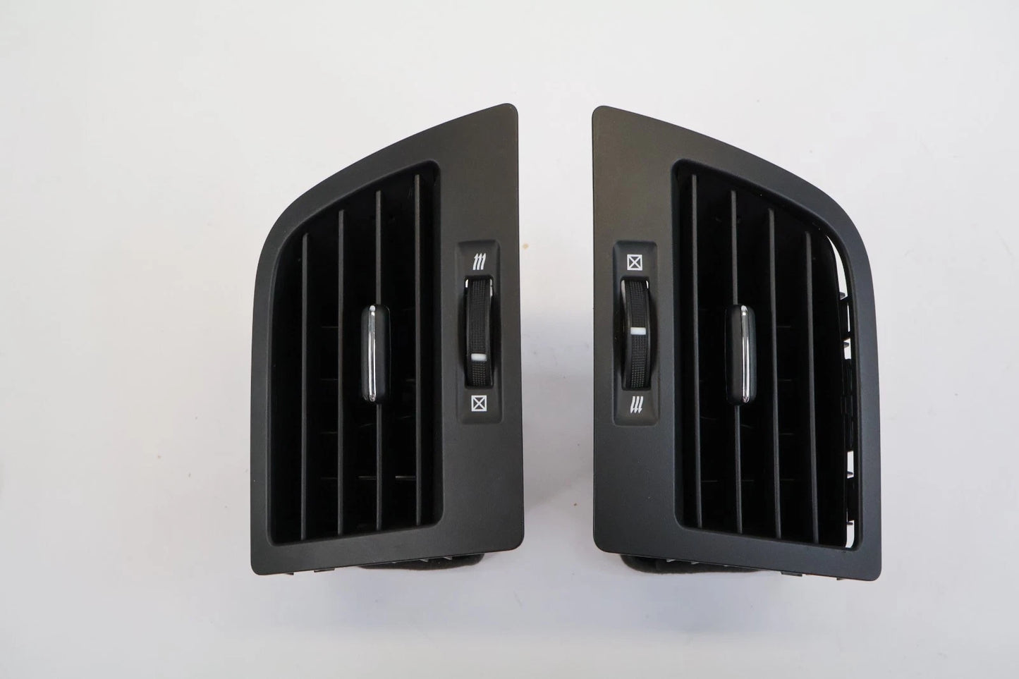 2010-2013 SUZUKI KIZASHI DASH LEFT & RIGHT AIR VENT OUTLET DUCT 73630A57L00N OEM