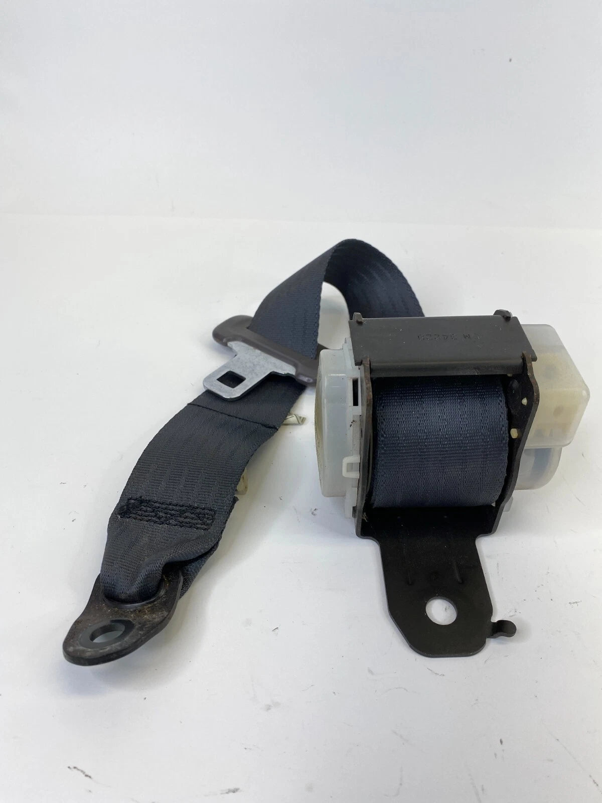 2000 2001 TOYOTA CELICA REAR RIGHT PASSENGER SIDE SEAT BELT RETRACTOR RH OEM