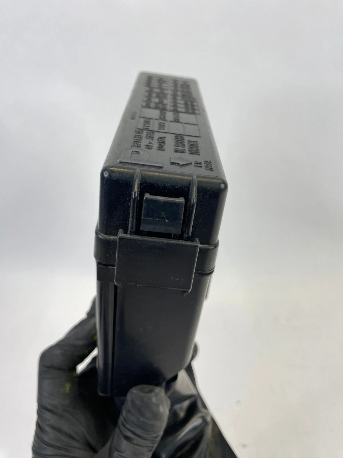 2008-2013 INFINITI G37 ENGINE BAY BATTERY FUSE RELAY BOX MODULES OEM 24381-7990A
