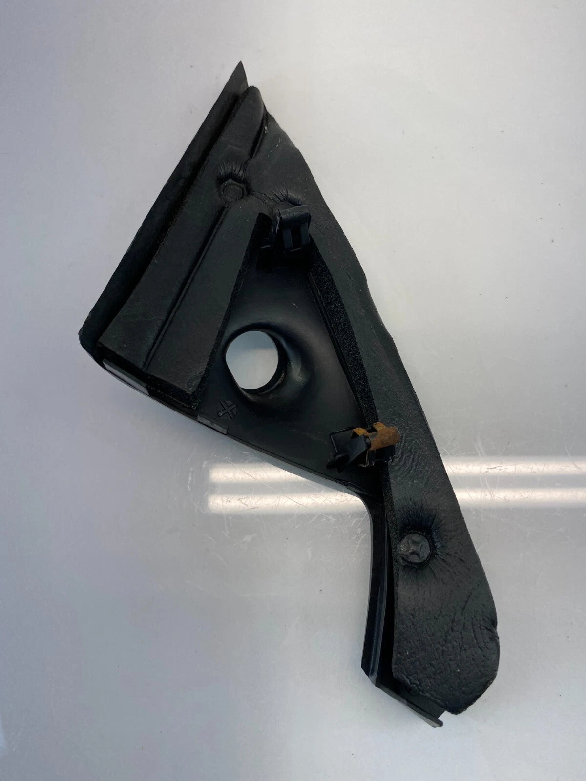 2000-2004 KIA SPECTRA FRONT RIGHT PASSENGER MIRROR CORNER COVER TRIM PANEL OEM