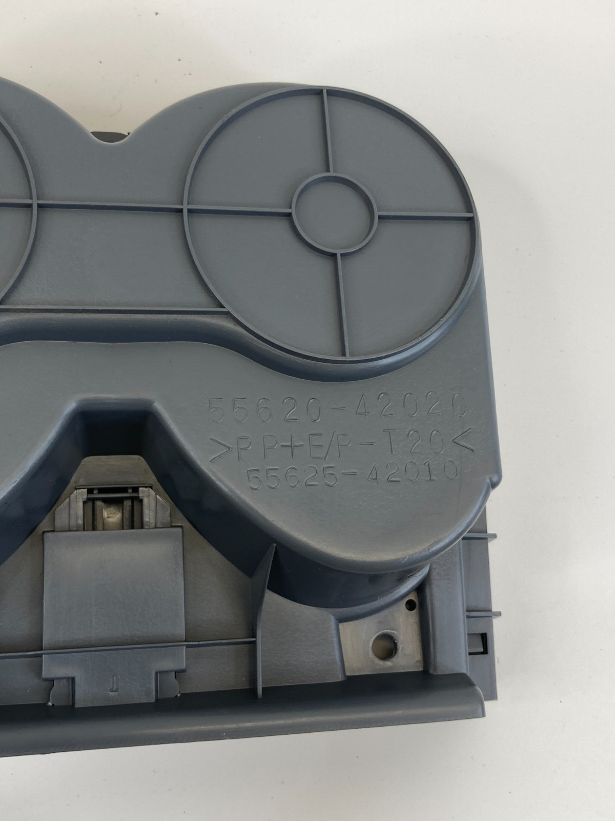 2001-2005 Toyota RAV4 Front Center Console Dual Cup Holder Cupholder 55620-42020