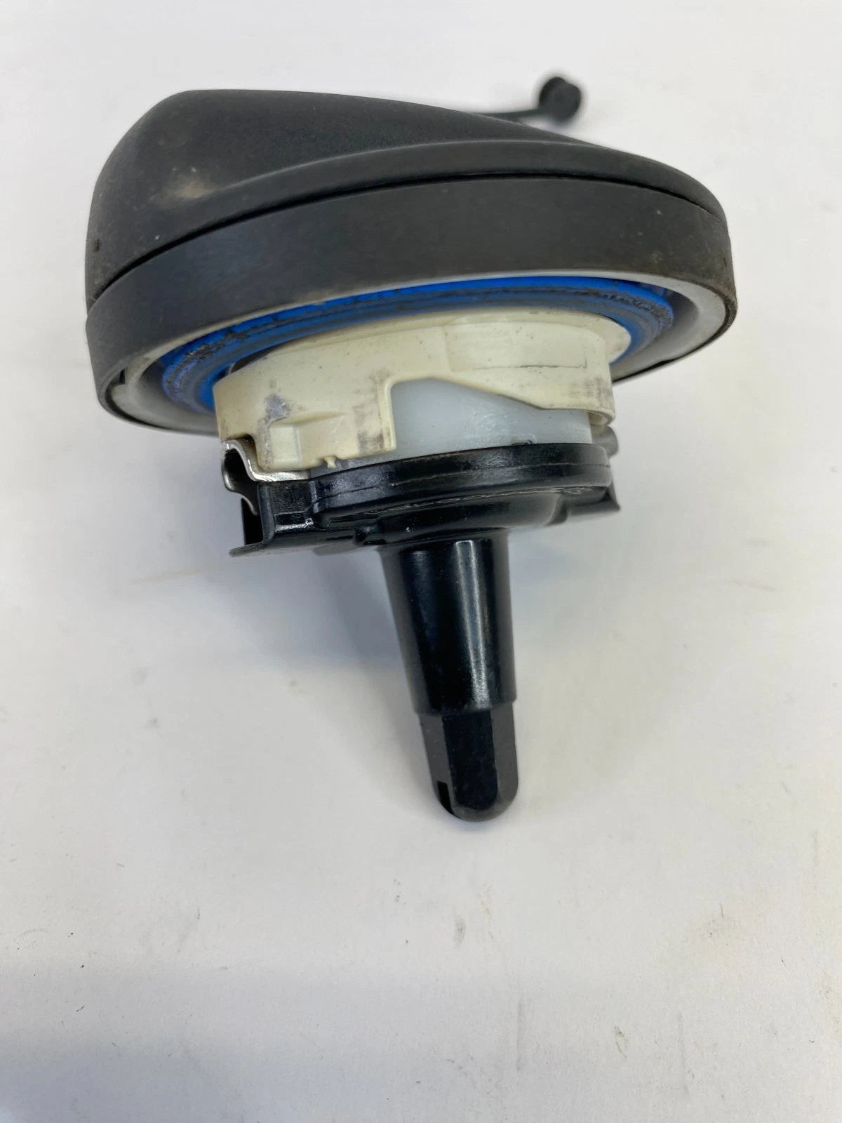 2009-2011 BMW 328I XDRIVE 07-11 BMW 328I SEDAN FUEL FILLER GAS CAP COVER LID