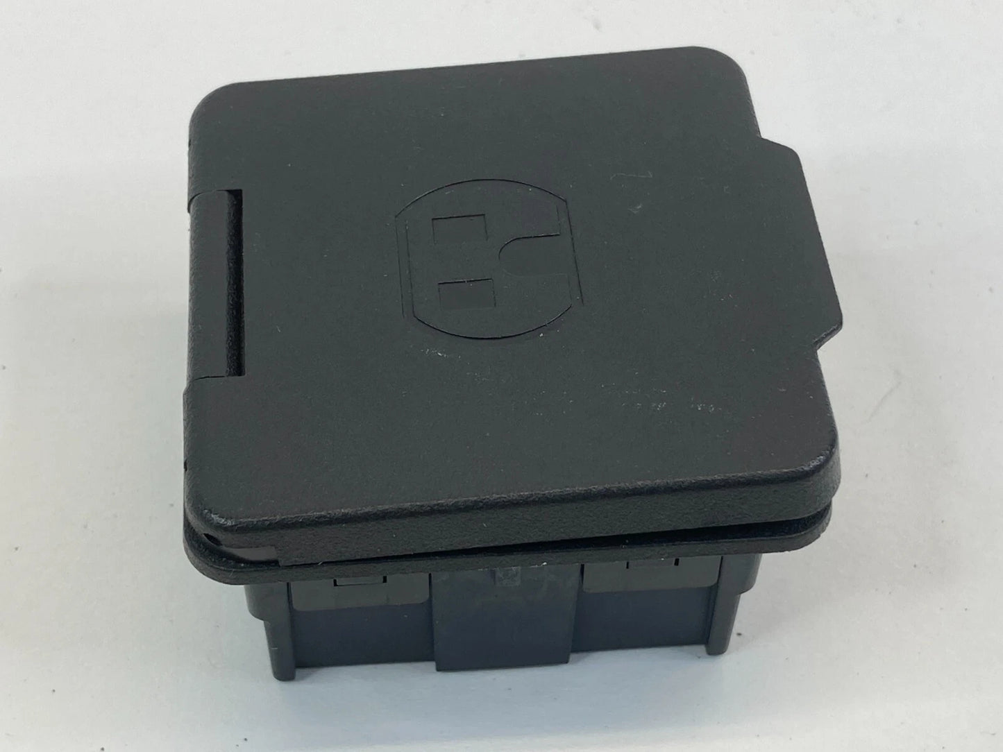 2009-2012 CHEVROLET TRAVERSE REAR AC POWER OUTLET SOCKET PORT COVER TRIM OEM