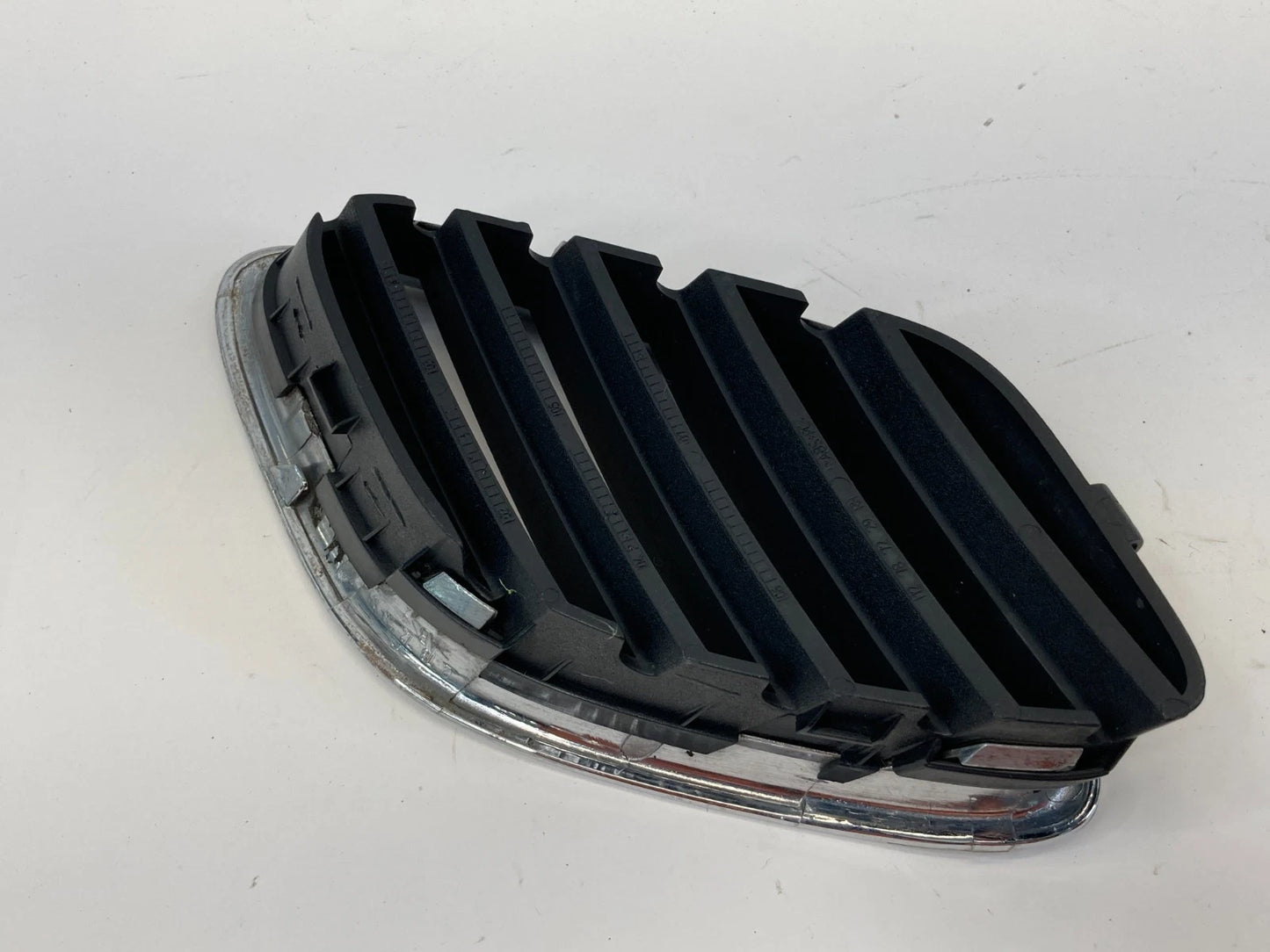 2003-07 Saab 9-3 Convertible Front Bumper Right Upper Grille Insert 12797999 OEM