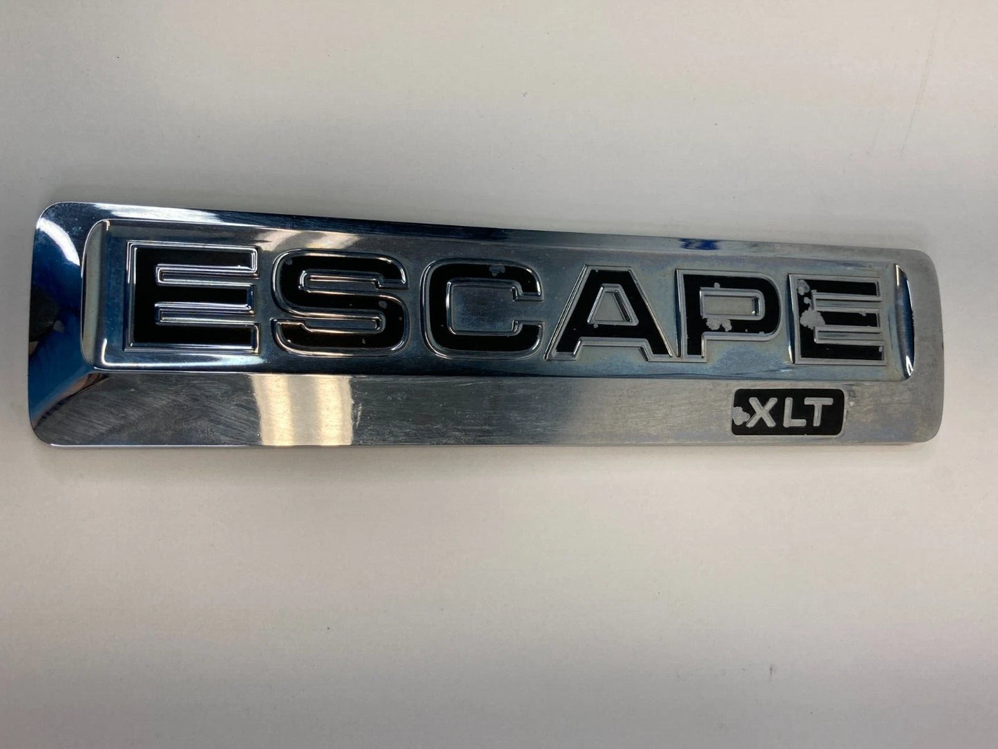 08-12 FORD ESCAPE XLT REAR TRUNK HATCH LID EMBLEM BADGE LOGO 8L84-7843156-AA