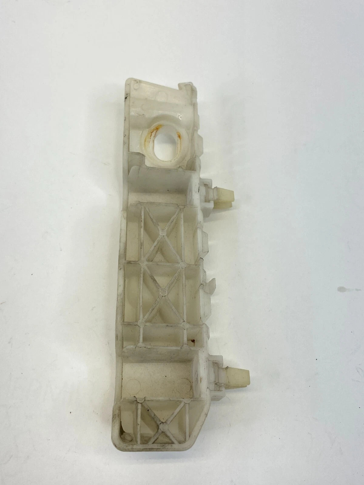 2010-2013 KIA FORTE FRONT LEFT BUMPER BRACKET MOUNT RETAINER 86513-1M000 OEM