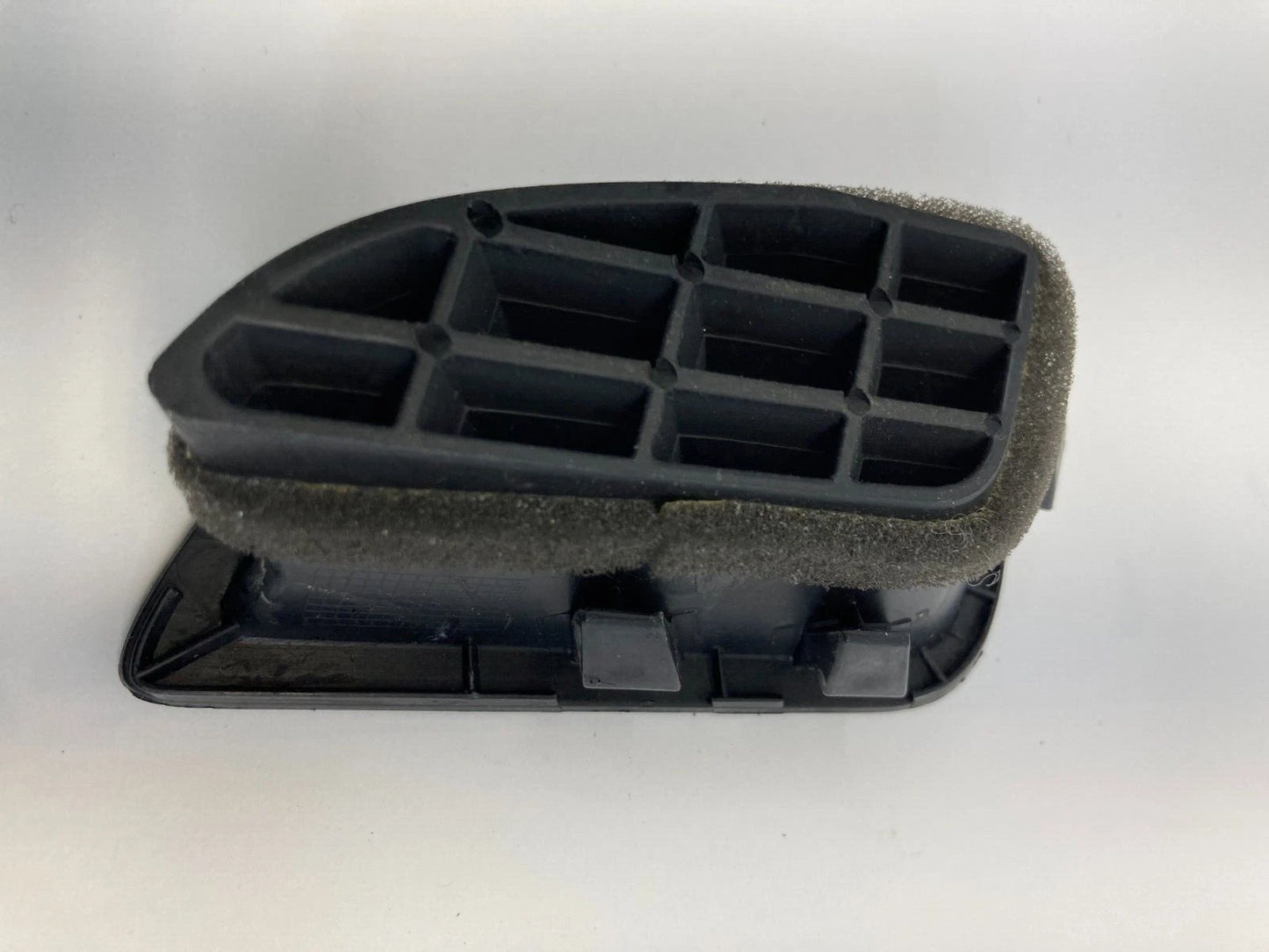 2011-2016 HYUNDAI ELANTRA SEDAN FRONT DASH LEFT DEFROSTER A/C AIR VENT GRILLE