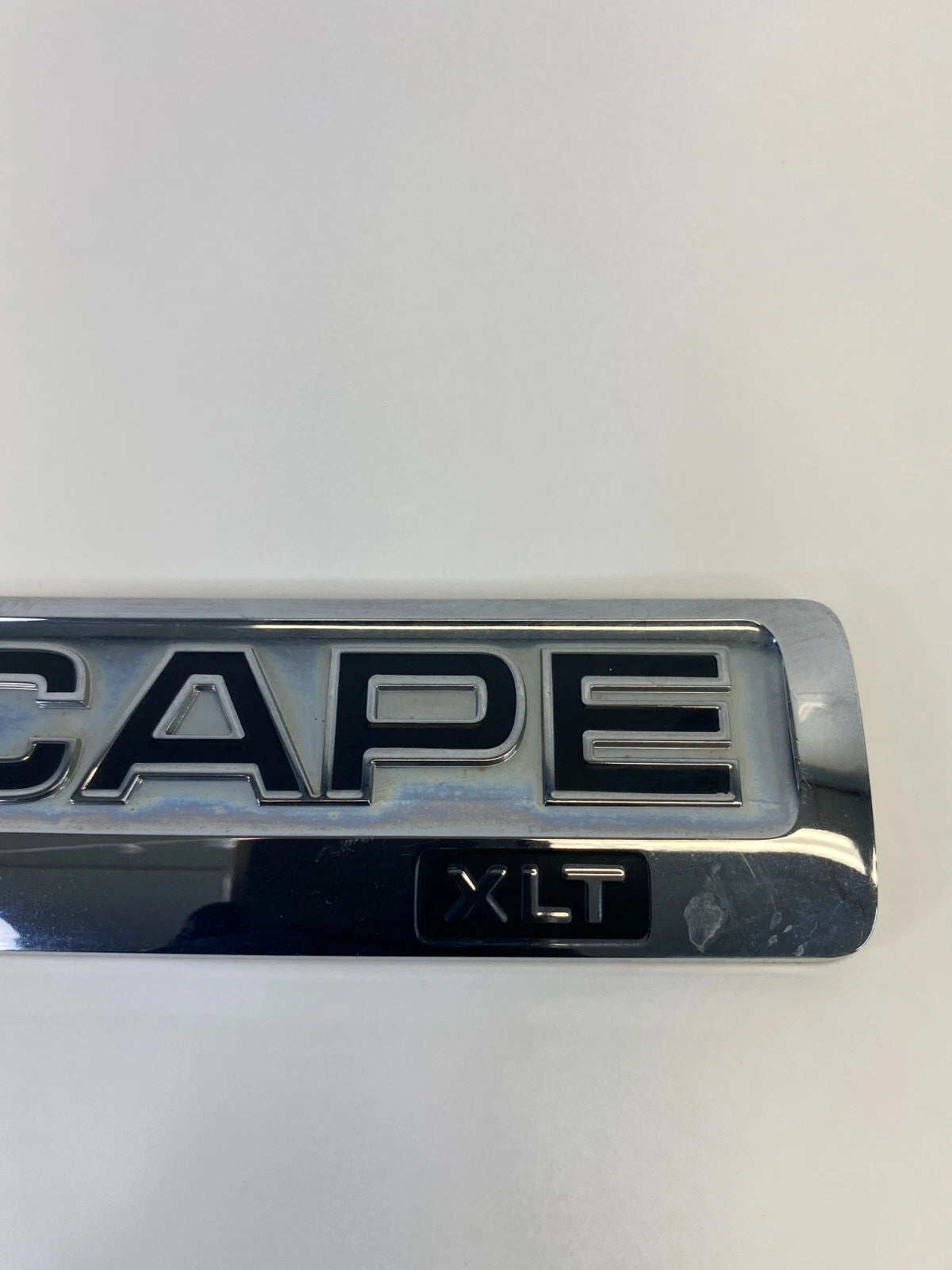 2008-2012 FORD ESCAPE XLT REAR TRUNK HATCH LID EMBLEM BADGE LOGO 8L847843156 OEM
