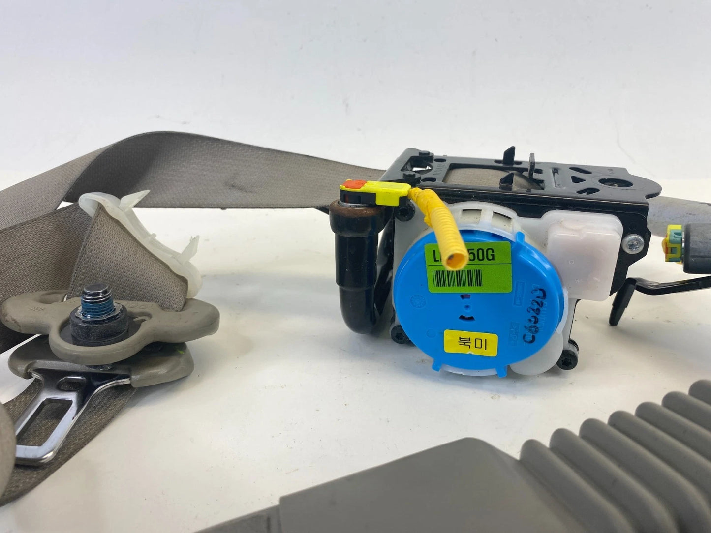 15 16 17 KIA SEDONA FRONT LEFT DRIVER SIDE SEAT BELT RETRACTOR 88810-A9500 OEM