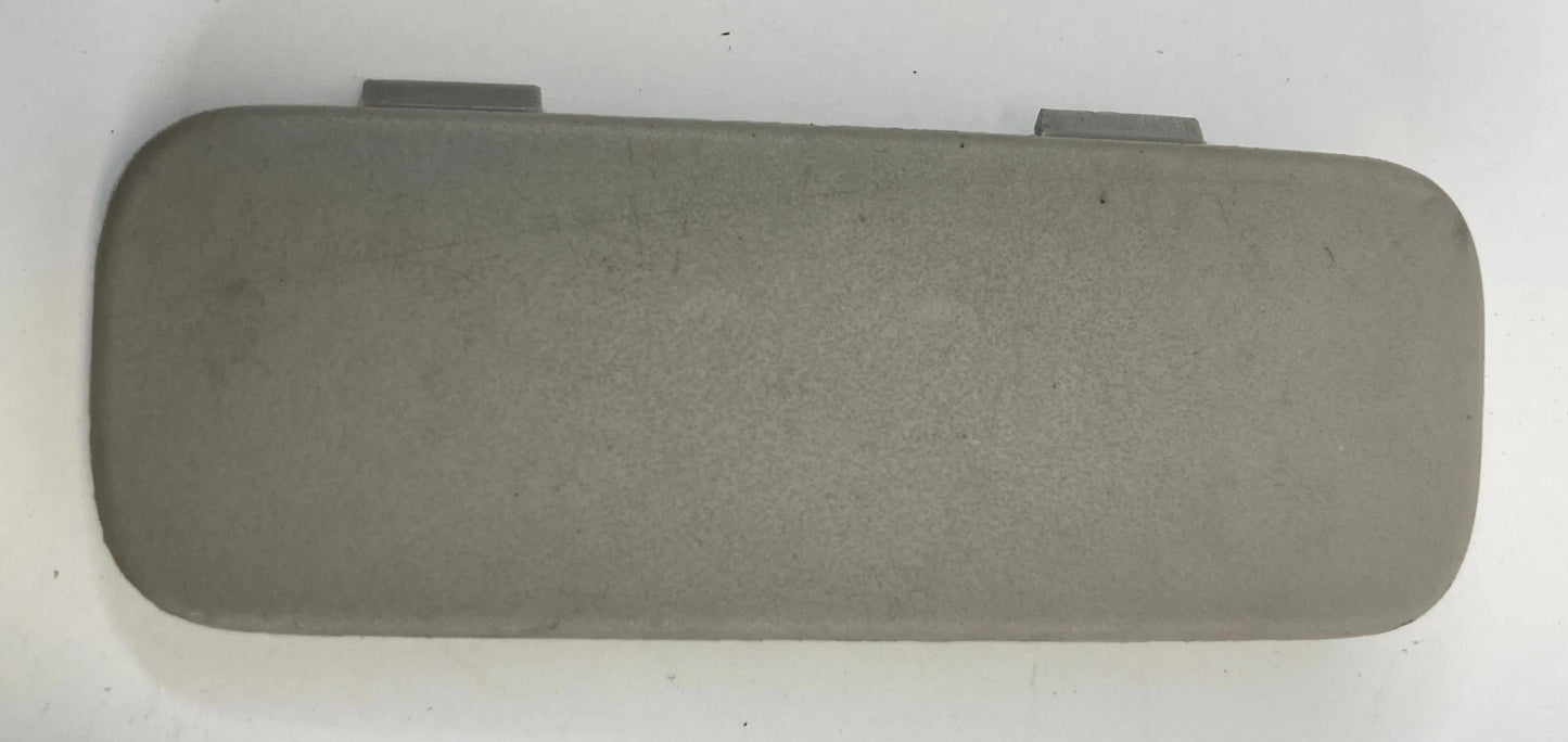 2009 2010 VOLKSWAGEN ROUTAN FRONT LEFT INTERIOR DOOR PANEL SCREW TRIM COVER OEM
