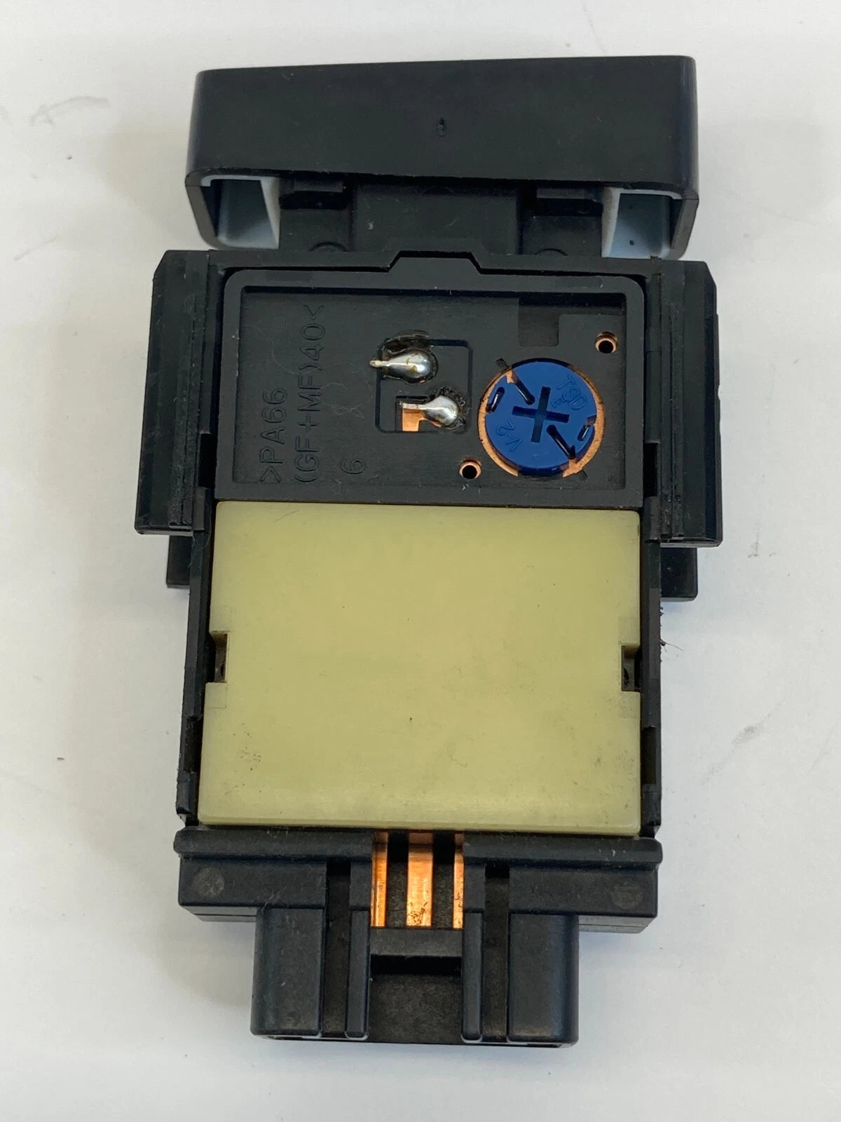 2003-2008 TOYOTA COROLLA REAR WINDSHIELD DEFROSTER CONTROL SWITCH 15A410 OEM