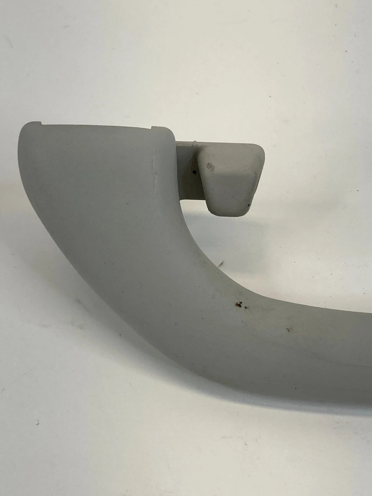 2005-2007 VW VOLKSWAGEN JETTA REAR LEFT ROOF INNER GRAB GRIP HANDLE 1K0-857-607L