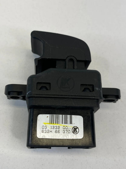 04-09 MAZDA 3 MAZDA3 REAR LEFT SIDE DOOR WINDOW CONTROL SWITCH BUTTON B32H66370