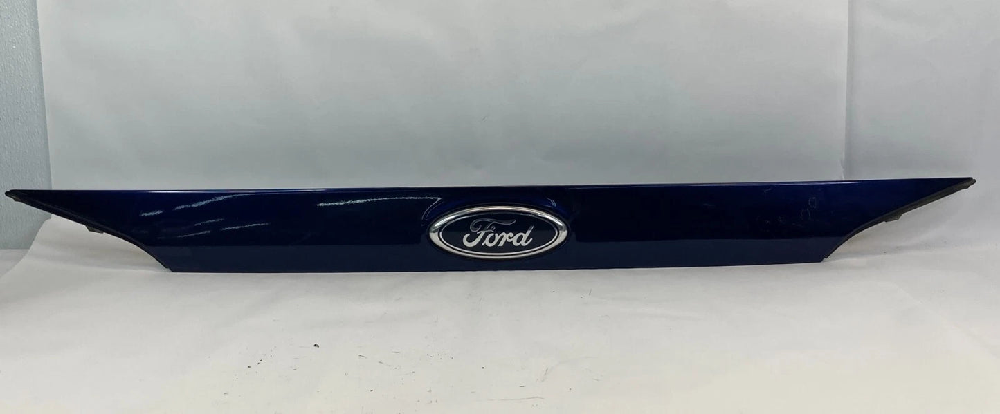 12-14 FORD FOCUS SEDAN REAR TRUNK DECK LID MOLDING FINISH PANEL W EMBLEM BLUE