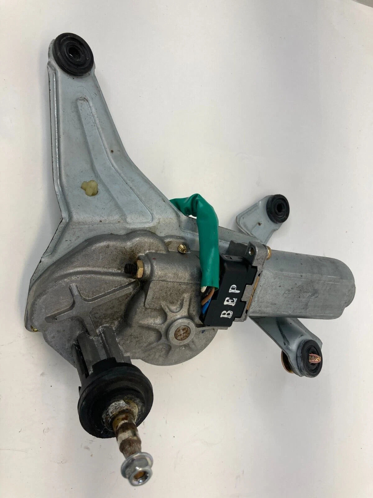 2007-2012 HYUNDAI SANTA FE SUV 3.3L REAR WINDSHIELD WIPER POWER MOTOR 987002B000
