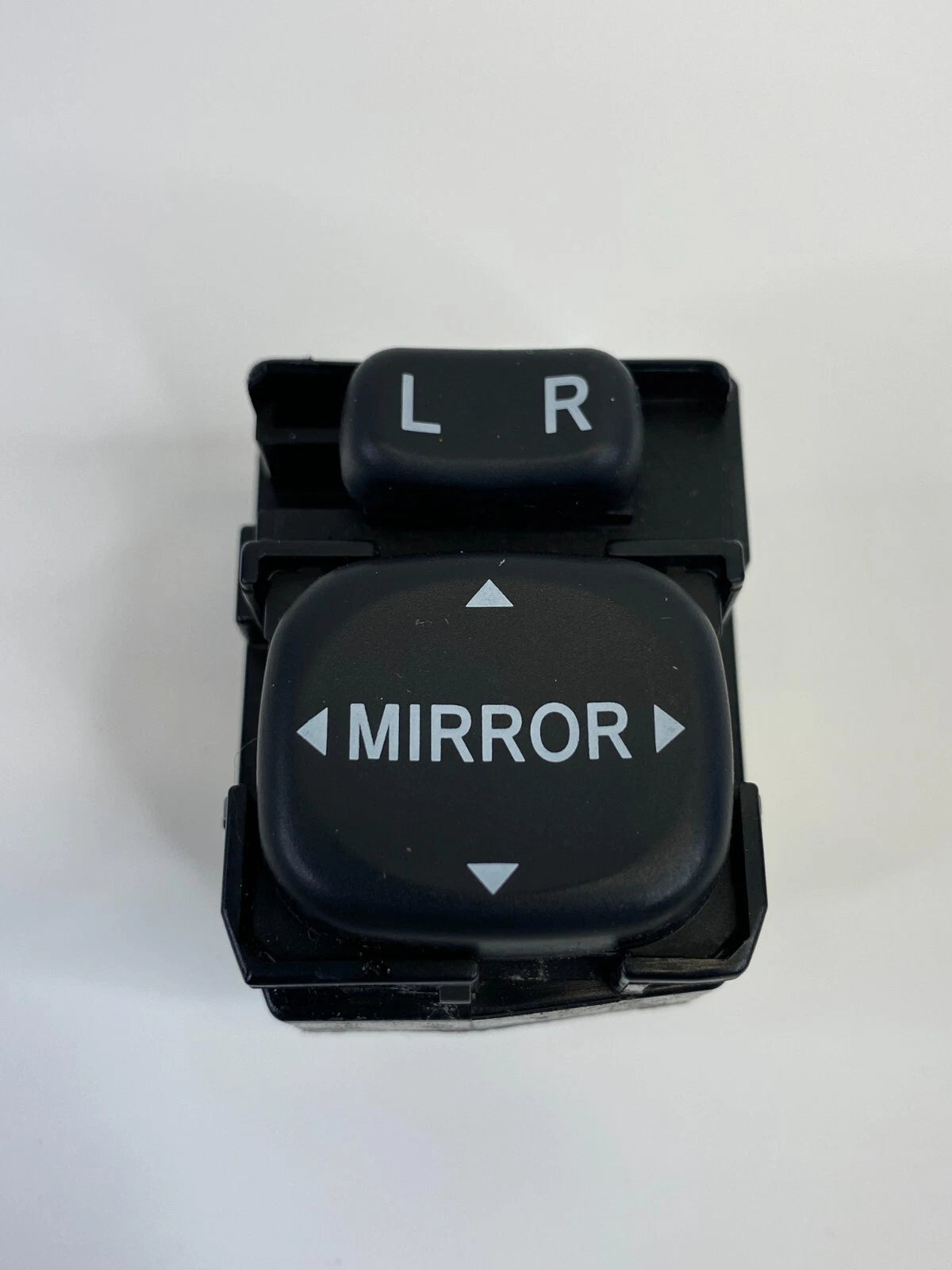 01-07 TOYOTA HIGHLANDER POWER SIDE VIEW DOOR MIRROR CONTROL SWITCH BUTTON OEM