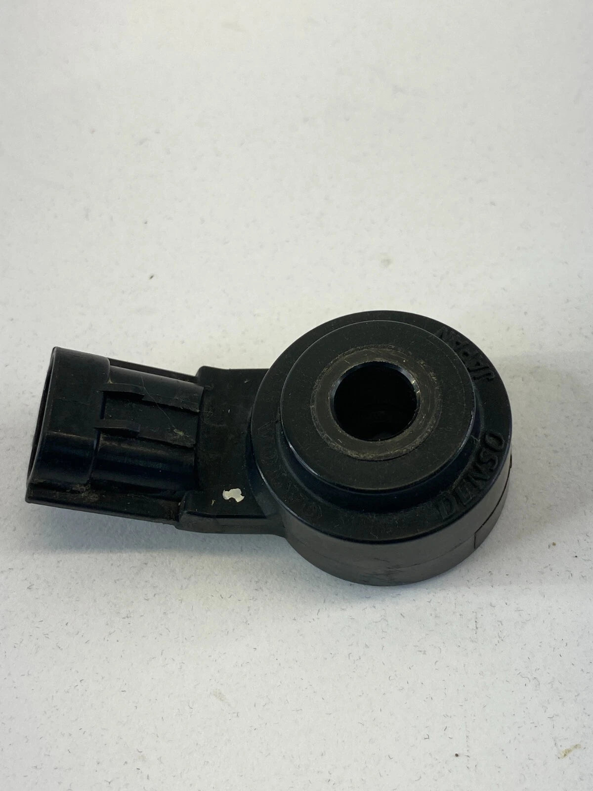 2004-2011 VOLVO S40 SEDAN 2.4L L5 20V A/T IGNITION KNOCK DETONATION SENSOR OEM