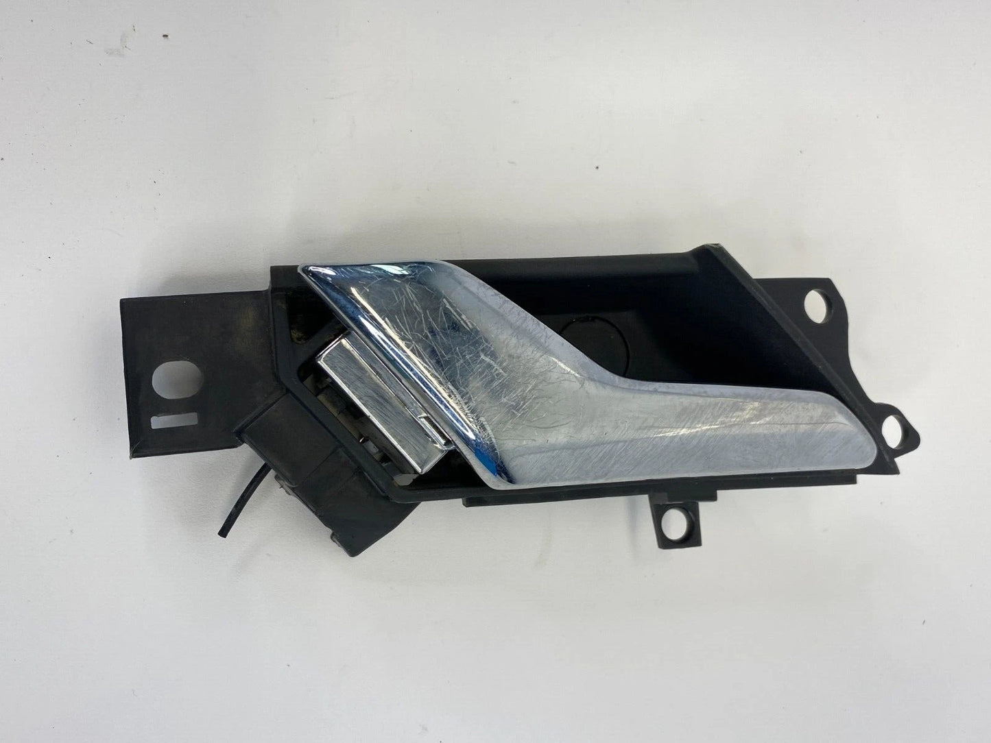 12-15 CHEVROLET CAPTIVA SPORT FRONT OR REAR LEFT INTERIOR DOOR HANDLE 96660863