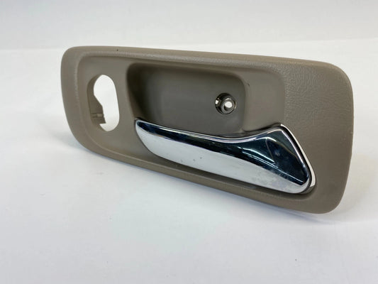 1999-2004 HONDA ODYSSEY FRONT RH PASSENGER SIDE INTERIOR DOOR HANDLE W BEZEL OEM