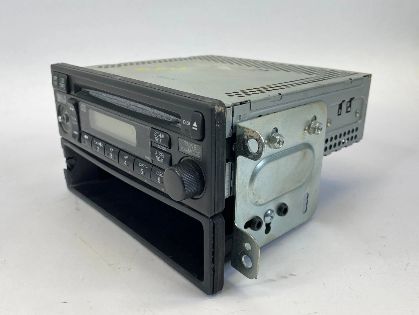 2007-2011 HONDA ELEMENT AM/FM RADIO RECEIVER CD DISC PLAYER UNIT OEM