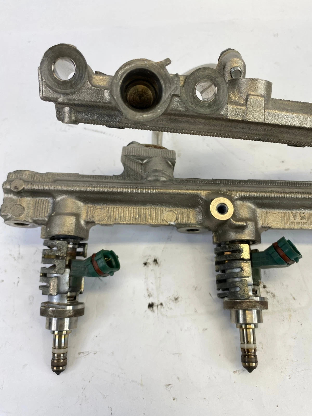 2006-2013 LEXUS IS250 ENGINE FUEL RAIL W/ INJECTOR INJECTORS SET OF 3 OEM