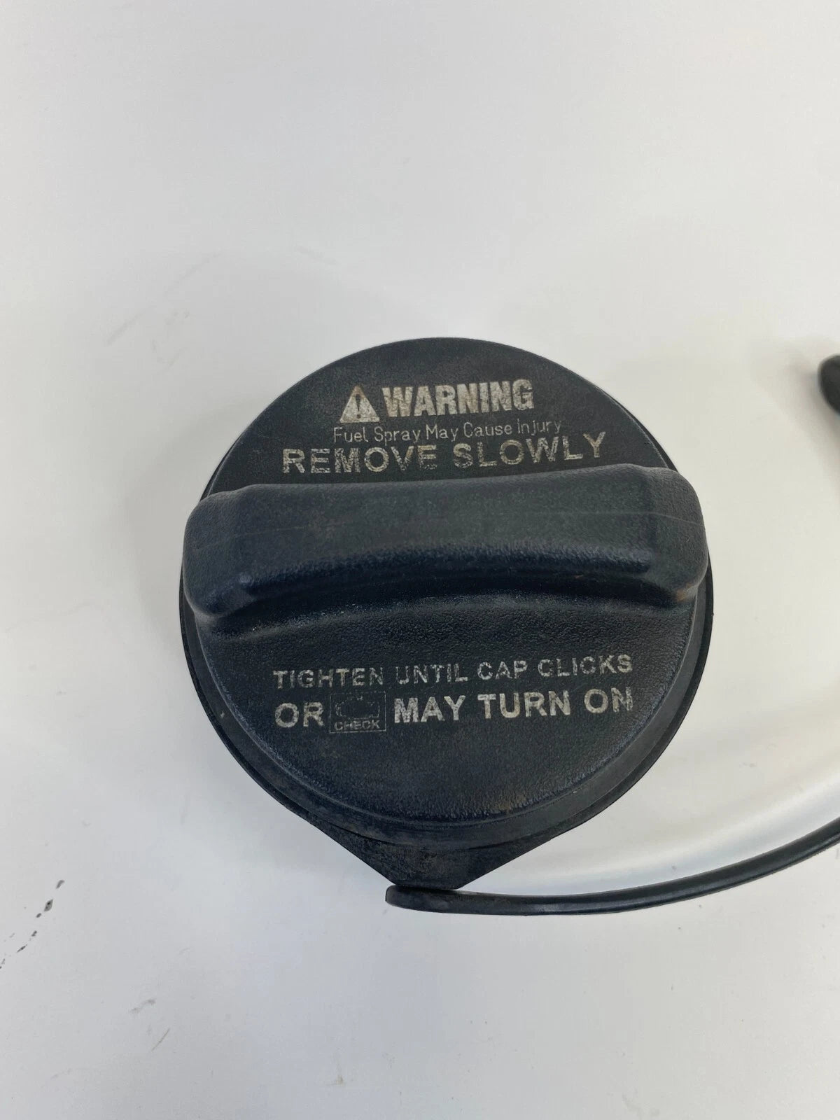 2009 2010 2011 KIA BORREGO FUEL FILLER GAS TANK CAP LID COVER OEM