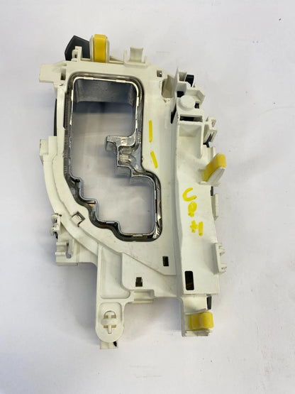 2009-2012 TOYOTA VENZA AUTOMATIC CENTER SHIFTER LEVER BEZEL TRIM INDICATOR OEM