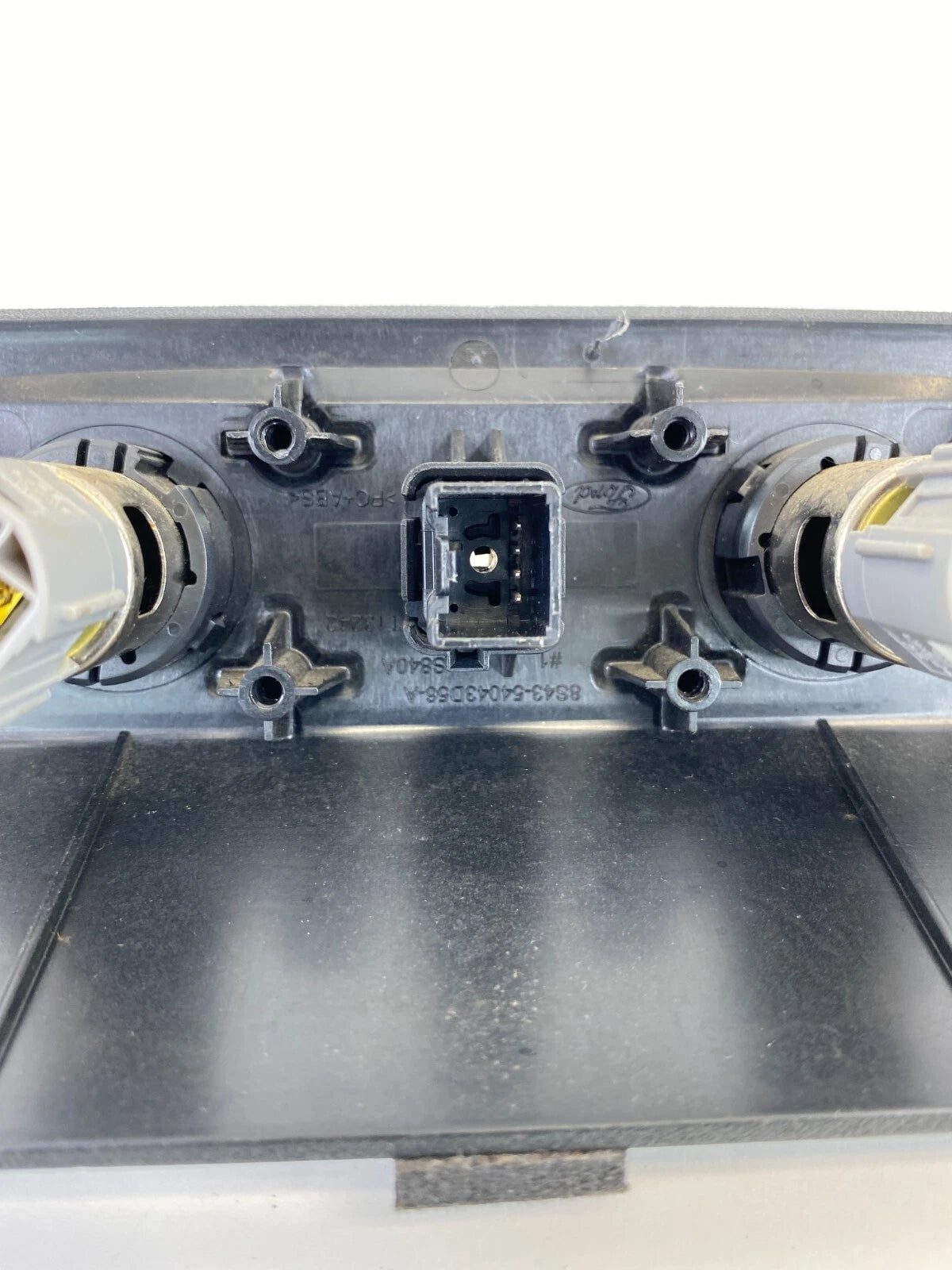 2008-2011 FORD FOCUS CENTER DASH DUAL POWER OUTLET 12V JACK PORT 8S43-54043D56-A