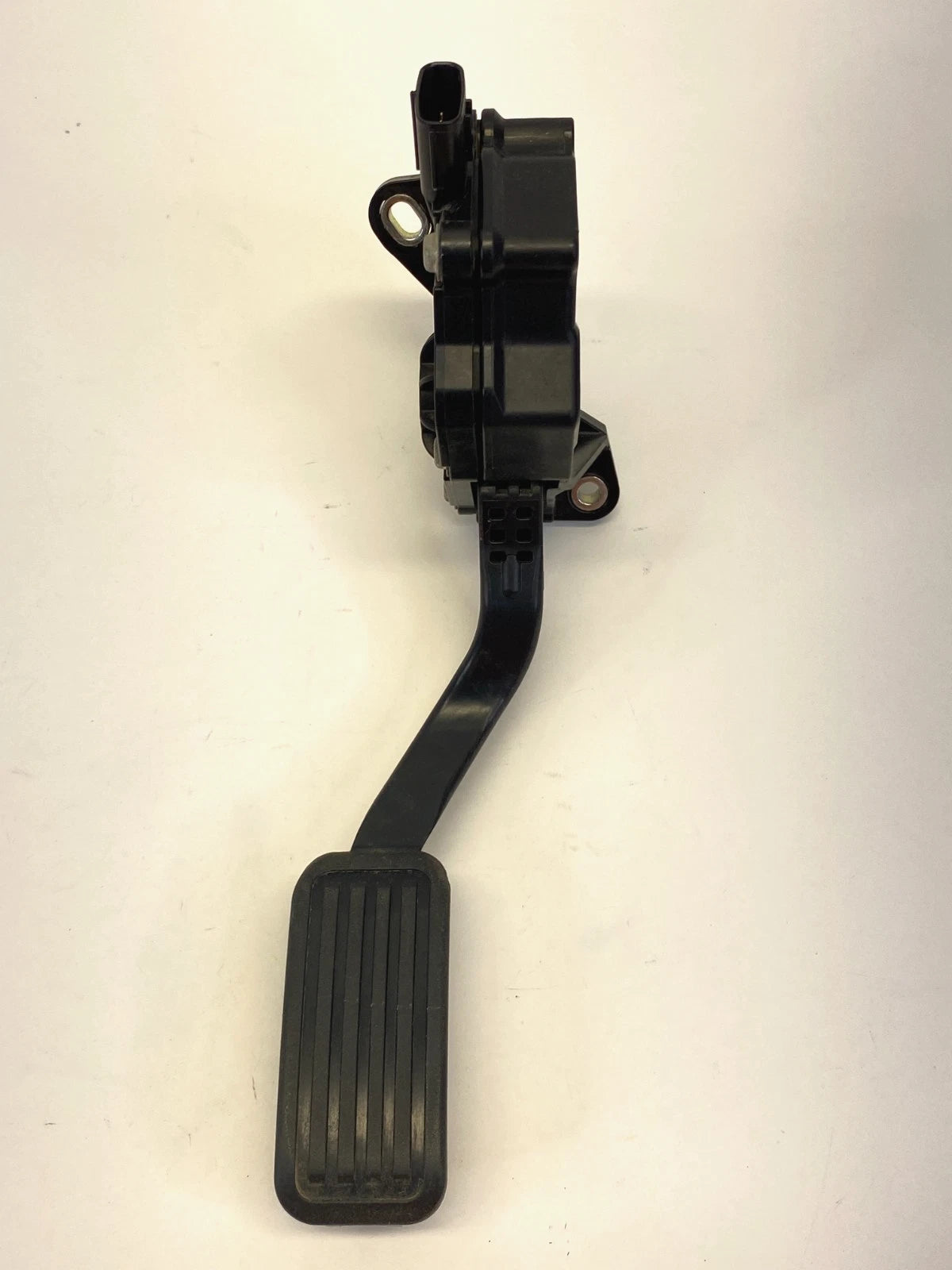 07-11 TOYOTA YARIS 08-14 XD ACCELERATOR GAS PEDAL TRAVEL ASSEMBLY 7811052020 OEM