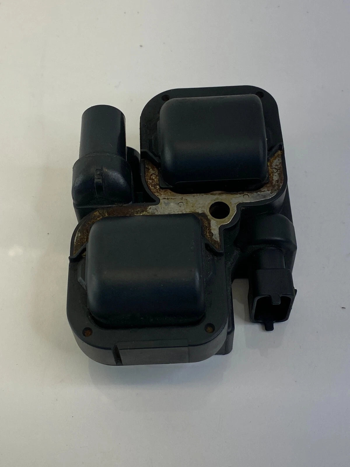 2001-2005 MERCEDES C240 SEDAN 2.6L V6 AT IGNITION COIL IGNITER A0001587803 OEM