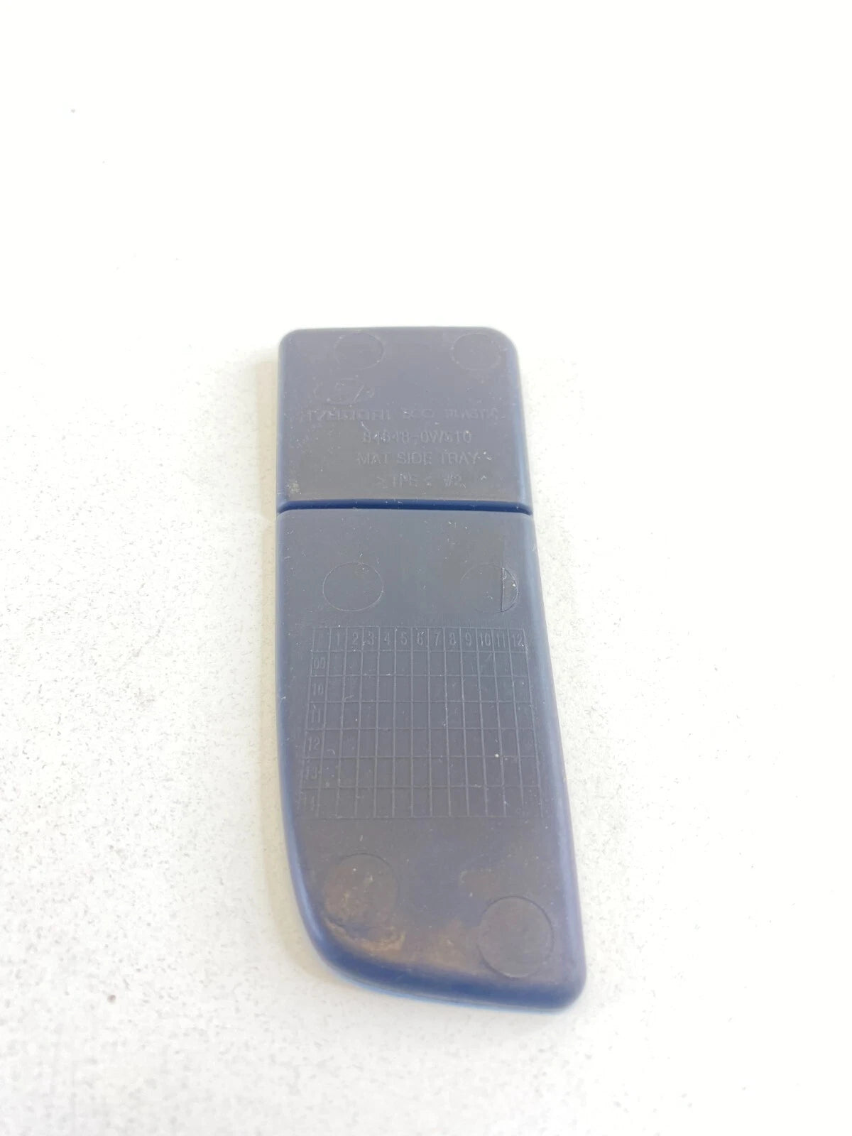 10 11 12 HYUNDAI SANTA FE CENTER CONSOLE TRAY INSERT RUBBER MAT 84648-0W510 OEM