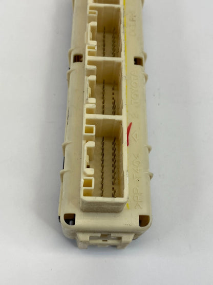 2005-2008 TOYOTA TACOMA CREW CAB 4.0 AT RIGHT DASH CABIN FUSE RELAY JUNCTION BOX