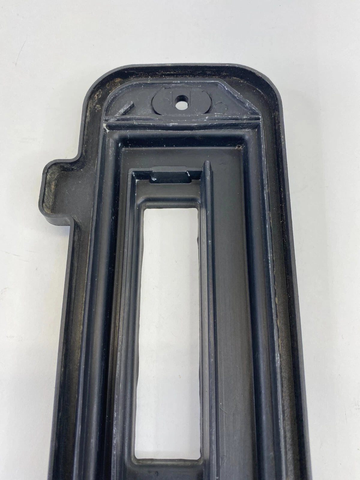 2003 FORD ESCAPE 2.0L ECU ECM MOUNTING BRACKET GASKET COVER 1L8F-12B523-AD