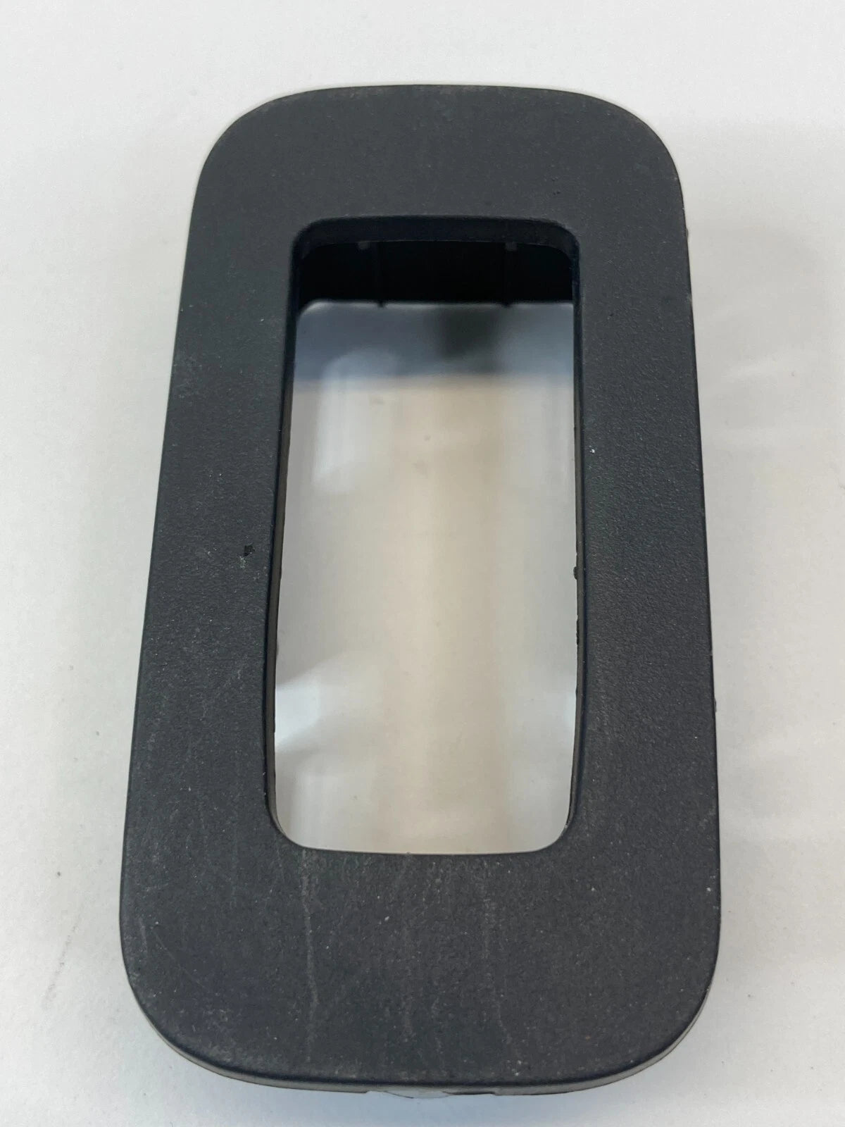 2008-2010 CHRYSLER 300 REAR RIGHT SIDE DOOR POWER WINDOW SWITCH TRIM BEZEL OEM