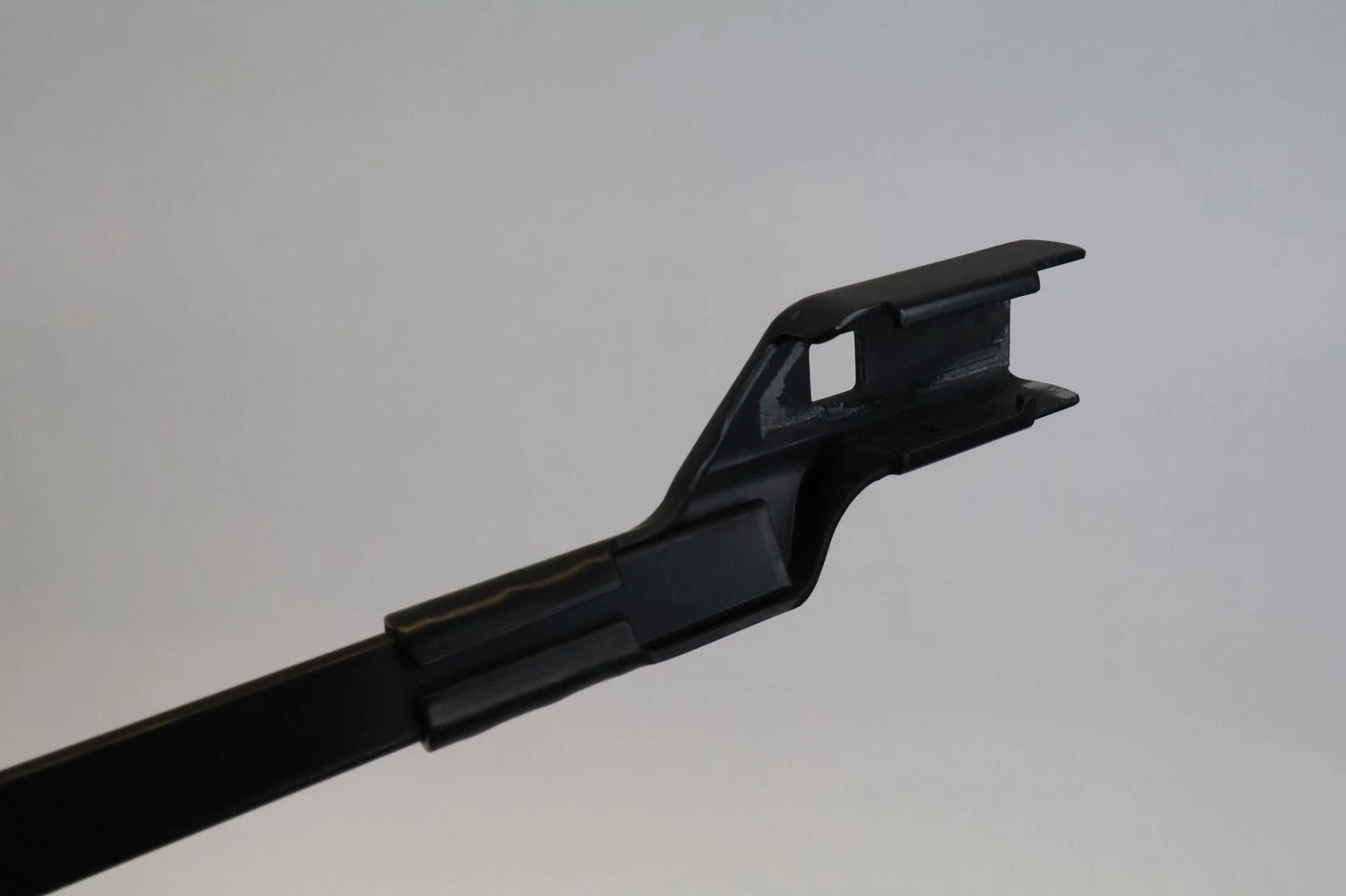 2016-2019 CHEVROLET CRUZE FRONT WINDSHIELD WIPER ARM PAIR SET GM13466309 OEM