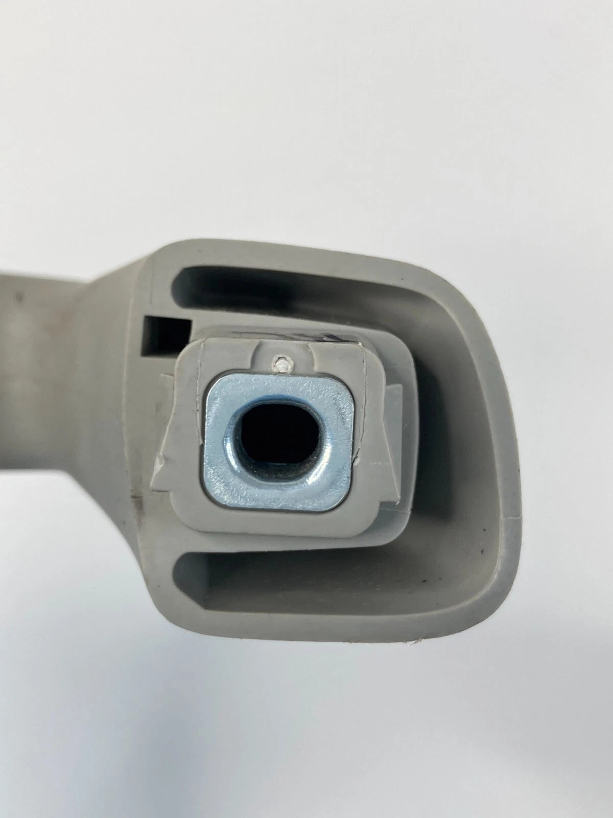 12-15 CHEVY CAPTIVA SPORT W/O SUNROOF REAR LEFT INNER GRAB GRIP ASSIST HANDLE