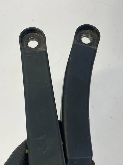 2007-2013 MITSUBISHI OUTTLANDER FRONT LEFT AND RIGHT WINDSHIELD WIPER ARM OEM