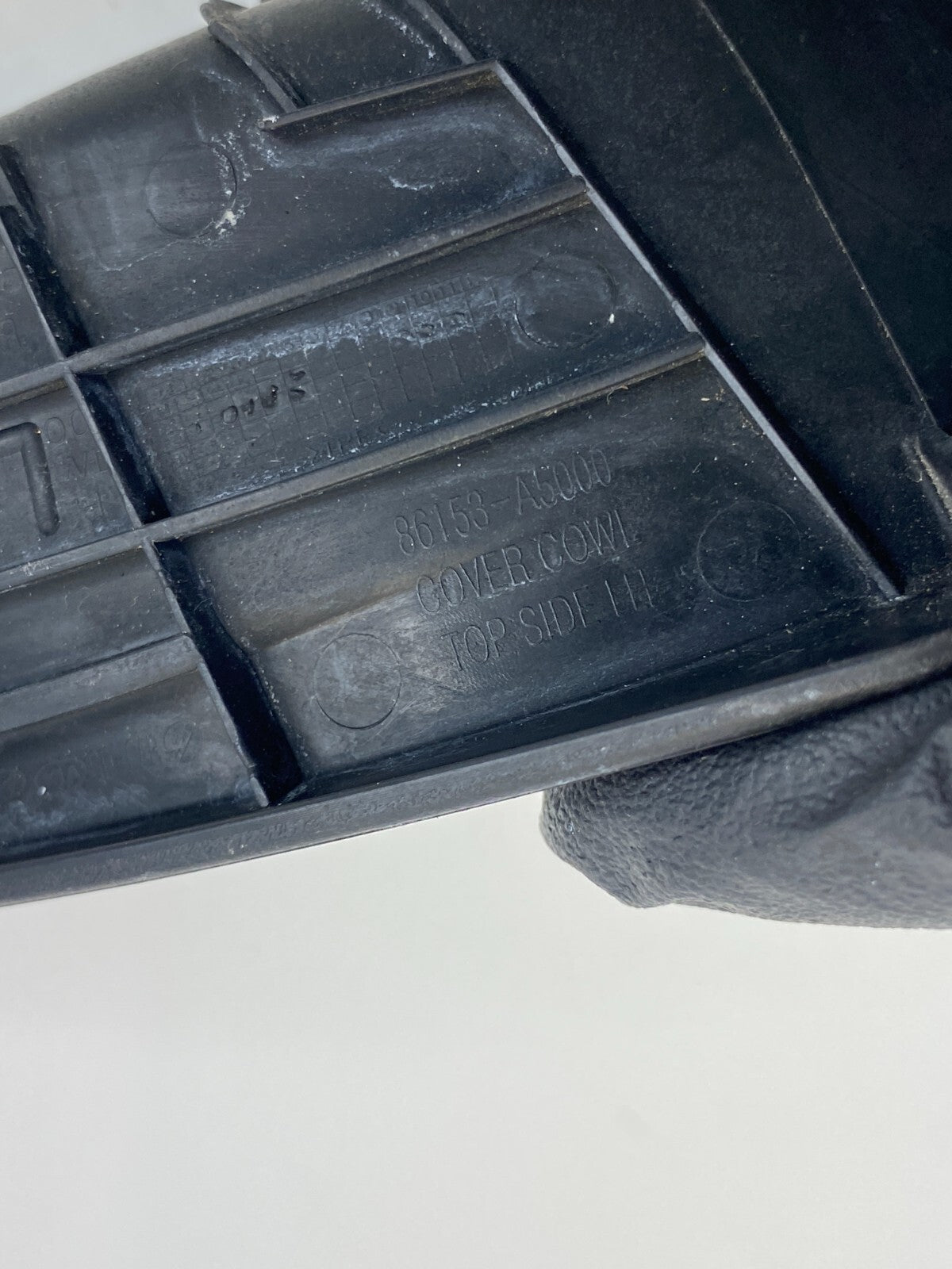 2013-2016 Hyundai Elantra GT Front Left Windshield Cowl Panel Cover Top Trim OEM