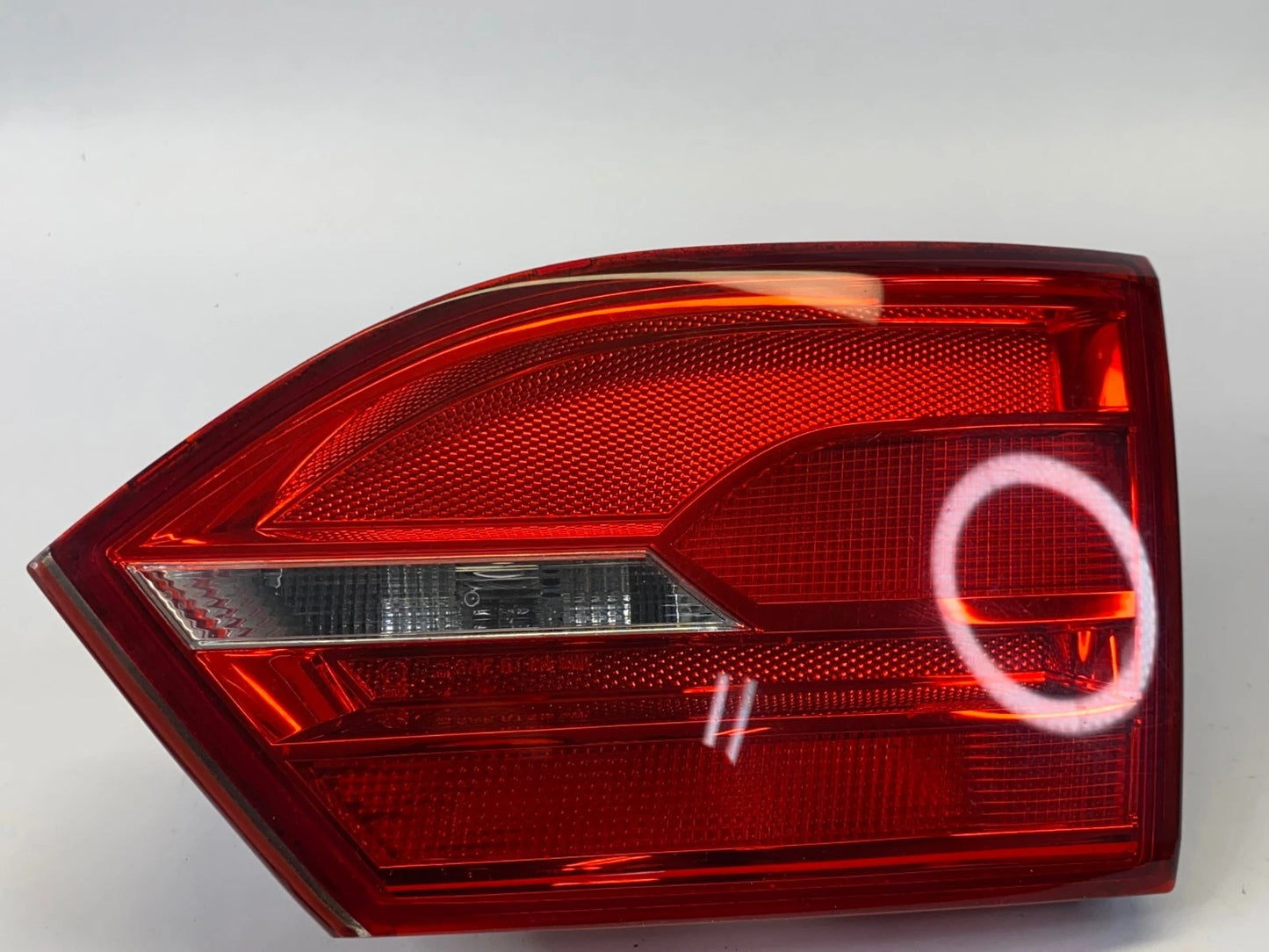 2011-2014 VOLKSWAGEN JETTA TAILLIGHT INNER REAR RIGHT PASSENGER SIDE OEM FACTORY