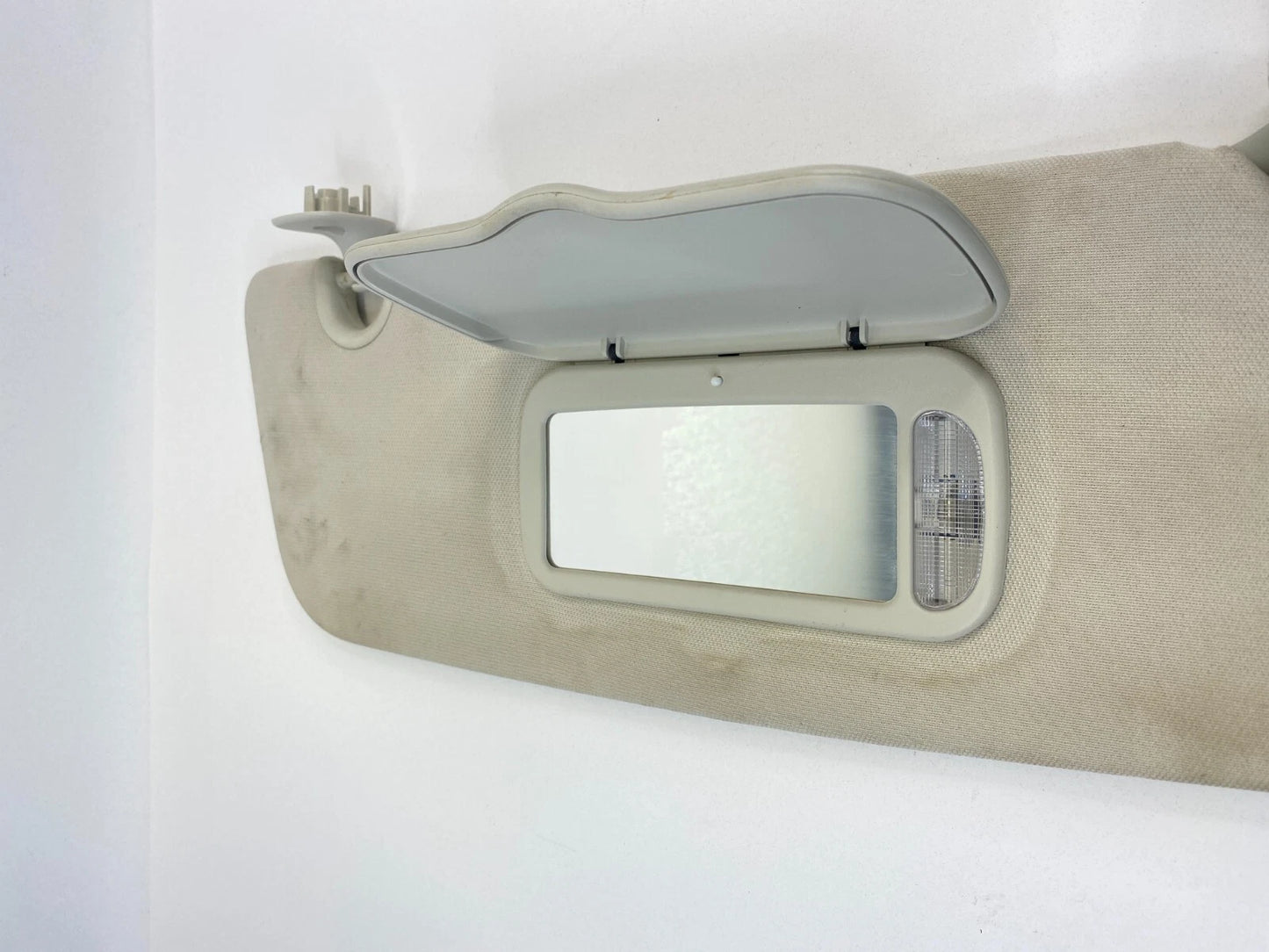 08-10 Town & Country Grand Caravan Right Passenger Sunvisor Sun Visor w/ Light