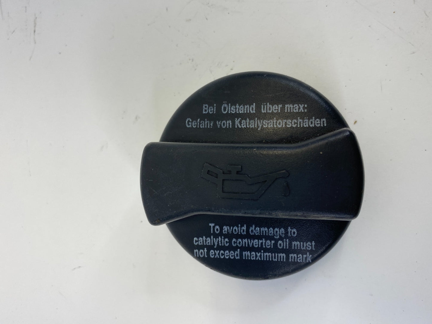 1998-2014 Volkswagen Beetle 2.0L L4 Engine Oil Filler Cap Lid Cover OEM