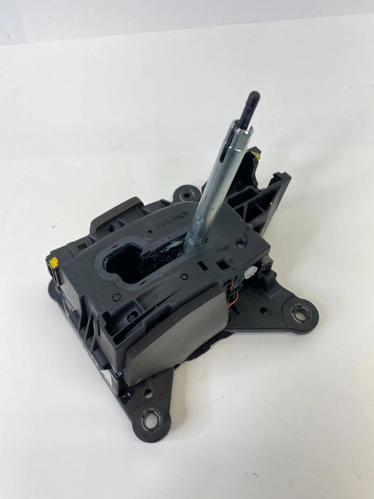 2013-2019 CADILLAC ATS A/T FLOOR GEAR SHIFTER LEVER SELECTOR ASSY 23104921 OEM