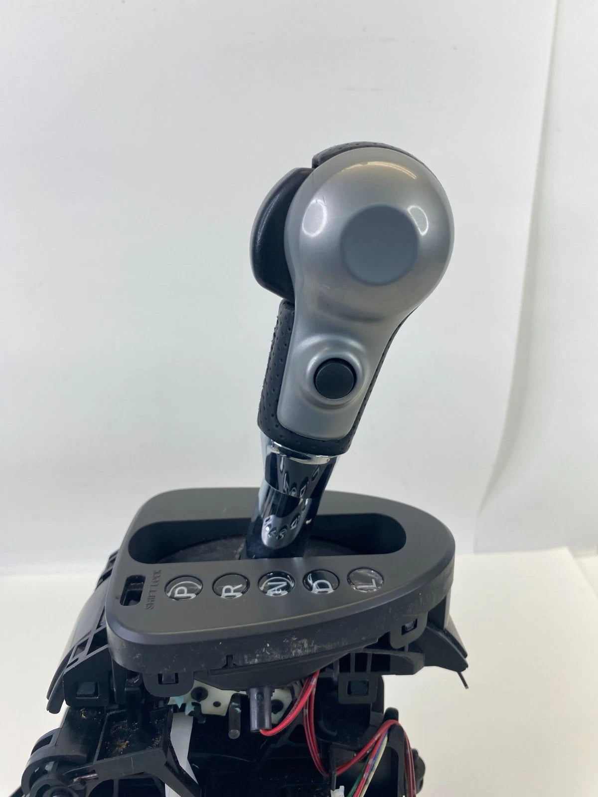 2009-2013 NISSAN ROGUE 2.5L A/TRANS GEAR SHIFTER SELECTOR LEVER HANDLE JM70A OEM