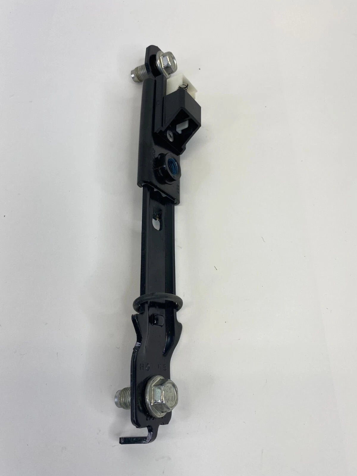 2011-2016 HYUNDAI ELANTRA RIGHT SEAT BELT ADJUSTER HEIGHT BRACKET SUPPORT OEM